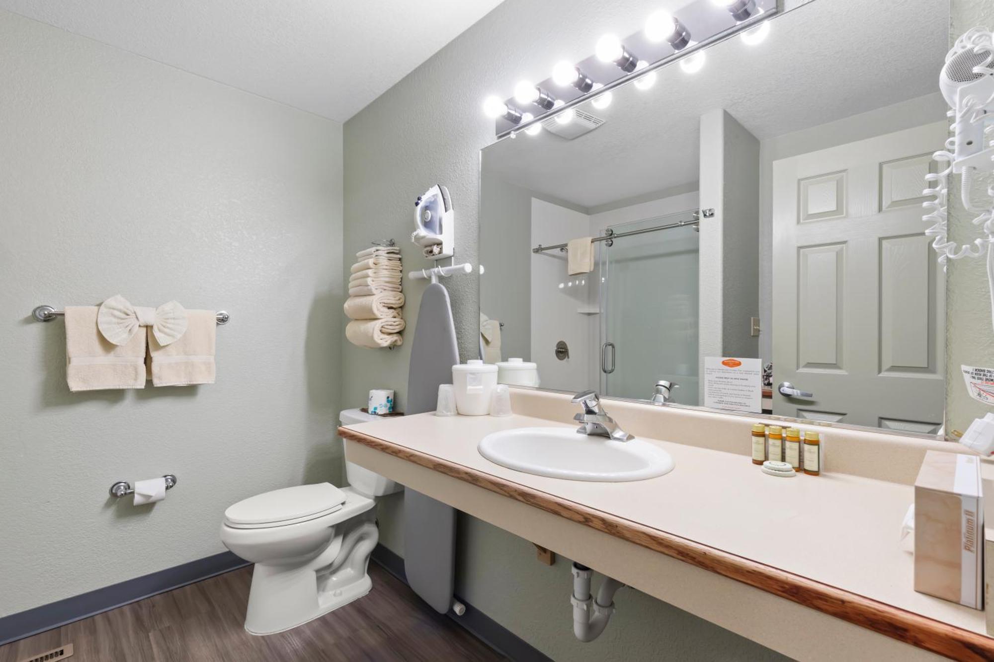 Beach House Inn Fort Bragg Room photo