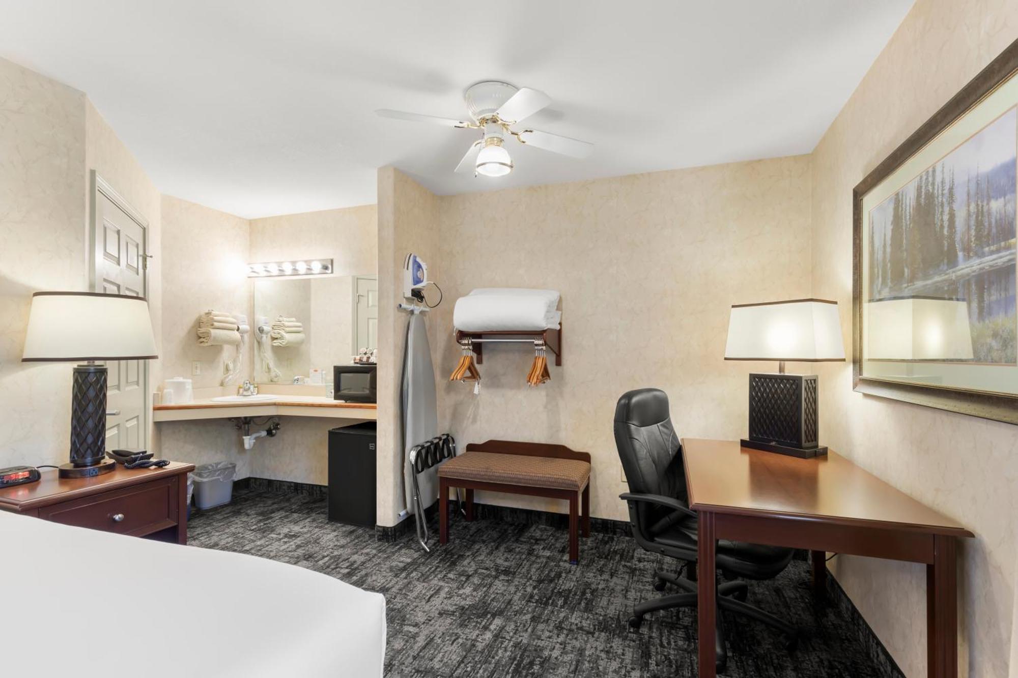 Beach House Inn Fort Bragg Room photo